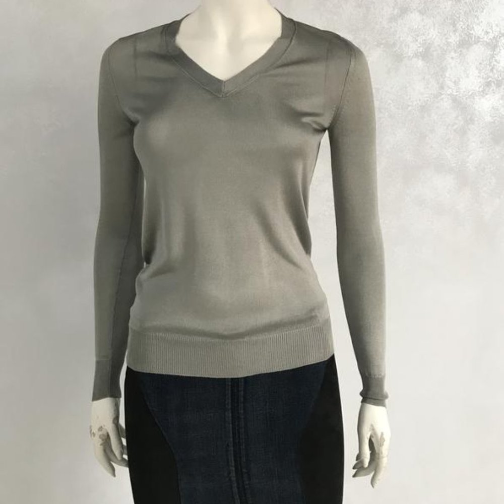 D&G Dolce and Gabbana beautiful silver gray  Vneck jumper XS-S - Picture 2 of 9